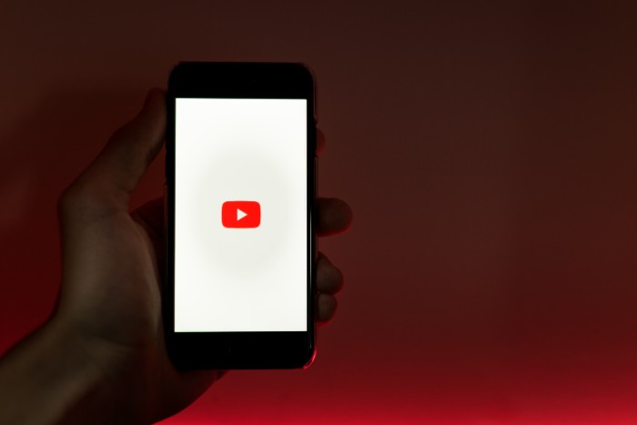 can you watch youtube on apple watch